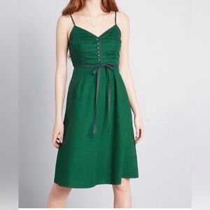 Modcloth Green  Pintuck Sundress - Pockets Cottage Core Size 10 Spring EUC
